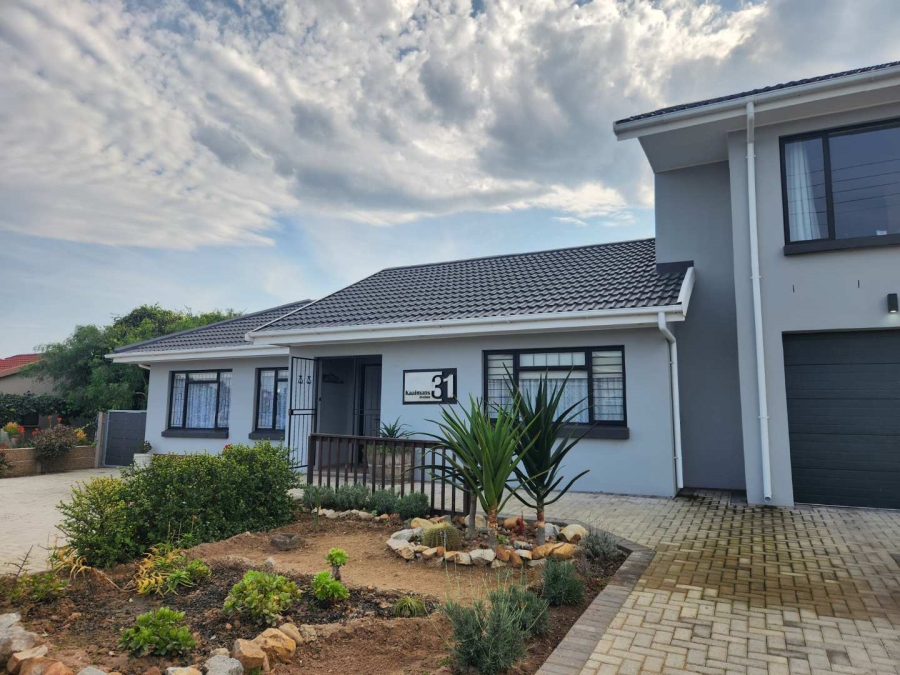 5 Bedroom Property for Sale in Fraaiuitsig Western Cape